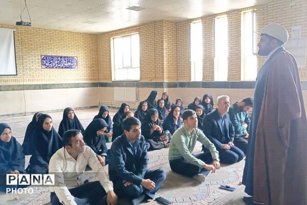اقامه نخستین نماز جماعت در دبیرستان متوسطه اول حجاب دیشموک