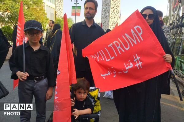 خروش ملت در بدرقه پیکر رهبر شهید