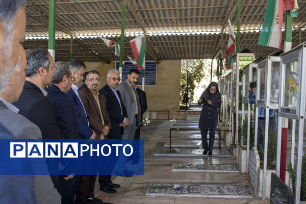 استاندار مرکزی در محلات؛ تجدید میثاق با شهدا و افتتاح ۸۳۴ میلیارد ریال پروژه عمرانی در هفته دولت