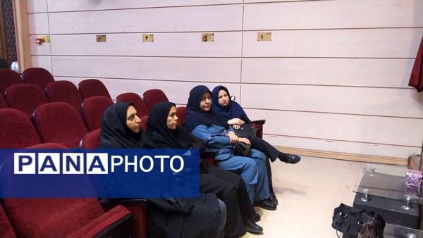 جلسه اولیا مربیان دبیرستان سرافرازان برگزار شد