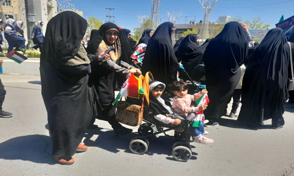 حضور پرشور کودکان آباده در راهپیمایی روز جهانی قدس