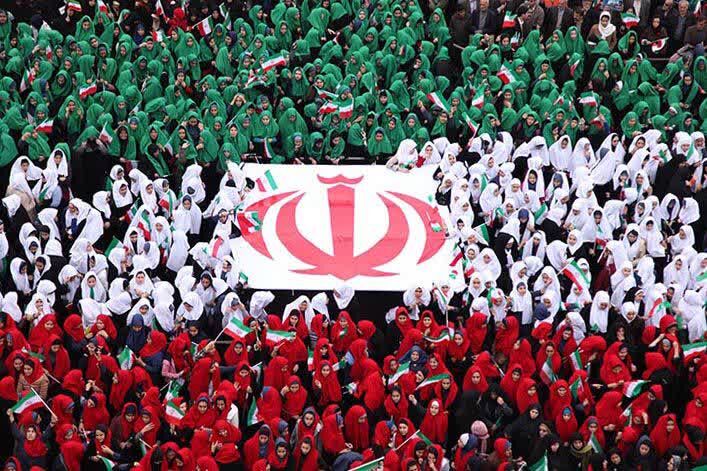 من نه فقط یک پرچم ، بلکه روایت کننده ای از استقامت مردم در تاریخ ملت هستم