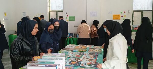 نمایشگاه کتاب پژوهش‌سرای غدیر بردخون گشایش یافت