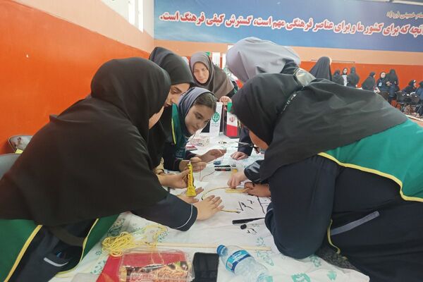 حضور دانش آموزان مدرسه ایثار در اردو توانمند سازی "برپا" در اردوگاه امام خمینی (ره)