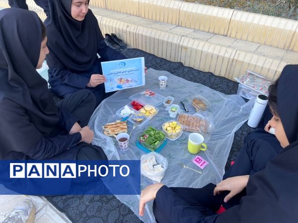 هفته سلامت روان و روز جهانی غذا در دبیرستان جنت شهرستان سملقان