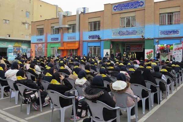 فجر دانش آموزی در قلبِ ری