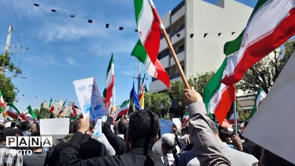 مردم کرج کاروان خونخواهی امام شهید را برپاکردند