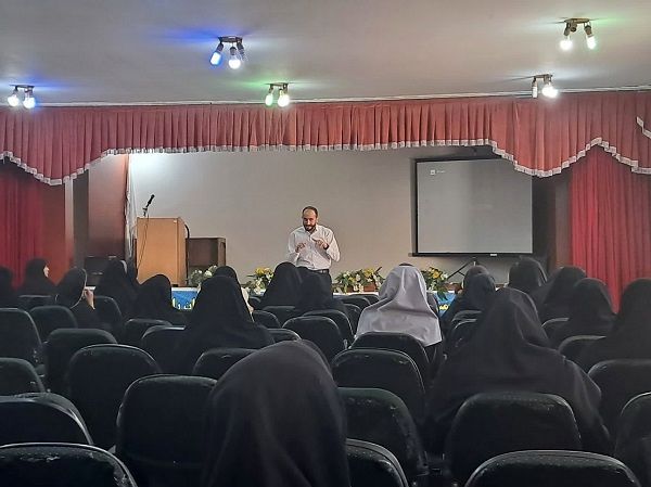 فعالان آموزش می‌توانند صدای رسای مقاومت باشند