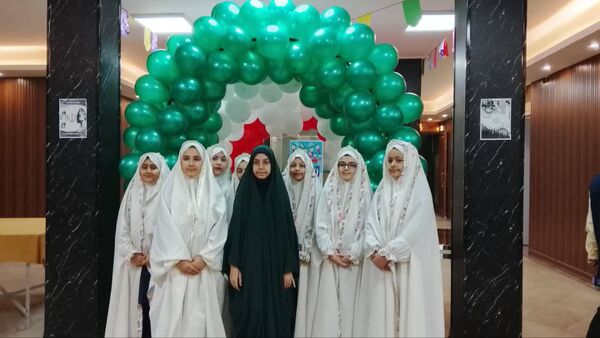 جشن «یاوران انقلاب» شهر تهران با محوریت همدلی، نشاط و نقش‌آفرینی دانش‌آموزان