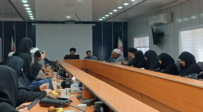 نشست صمیمی مربیان «طرح امین و طلاب» آموزش و پرورش استان لرستان با مسئولین