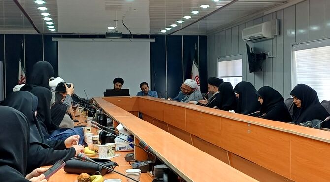 نشست صمیمی مربیان «طرح امین و طلاب» آموزش و پرورش استان لرستان با مسئولین