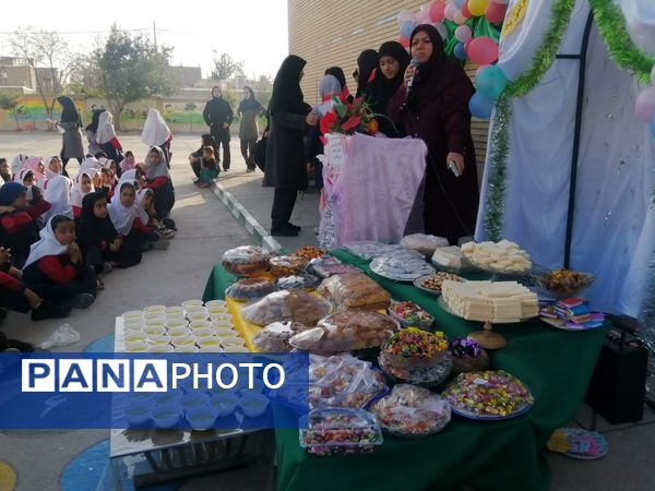 جشن ولادت حضرت زینب(س) و بزرگداشت روز پرستار در دبستان تکتم