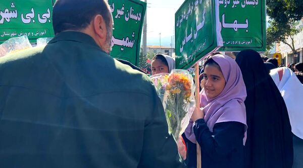 راهپیمایی روز دانش‌آموز در گلوگاه 