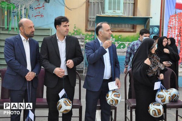 گرامیداشت شهدای والامقام و افتتاح زمین چمن مصنوعی و اتاق ورزش دبیرستان منتظرین شاهد ورامین