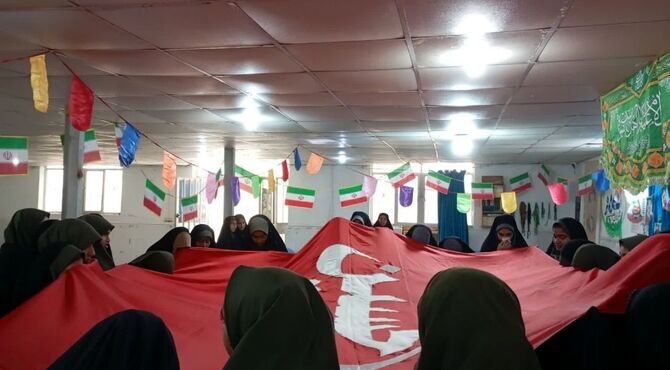 پرچم متبرک حرم امام حسین(ع) در طرح «پویش کاشی»