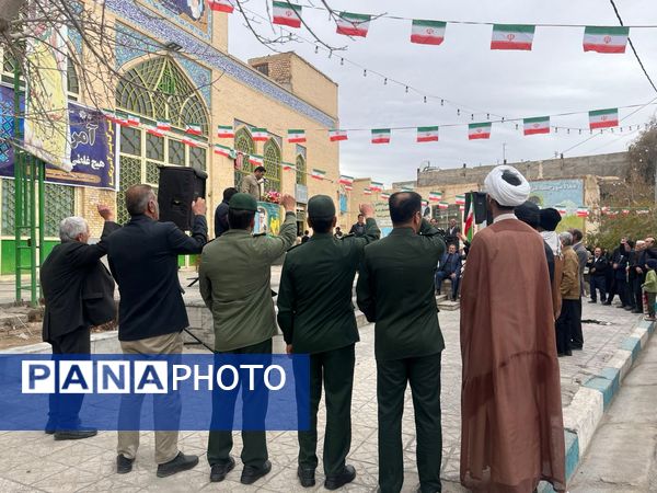 حضور پرشور فرهنگیان، دانش‌آموزان و اقشار مختلف مردم در راهپیمایی ۲۲بهمن