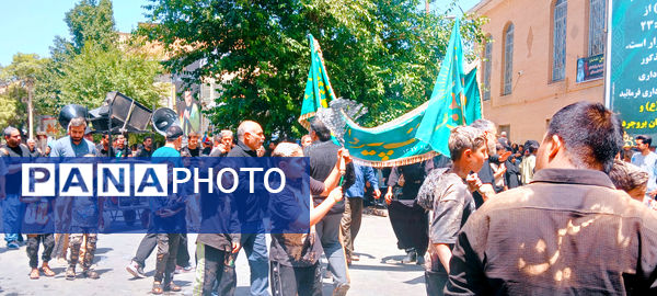 حماسه‌ای دیگر در بروجرد؛ حضور پرشور مردم در اجتماع عظیم عاشورایی