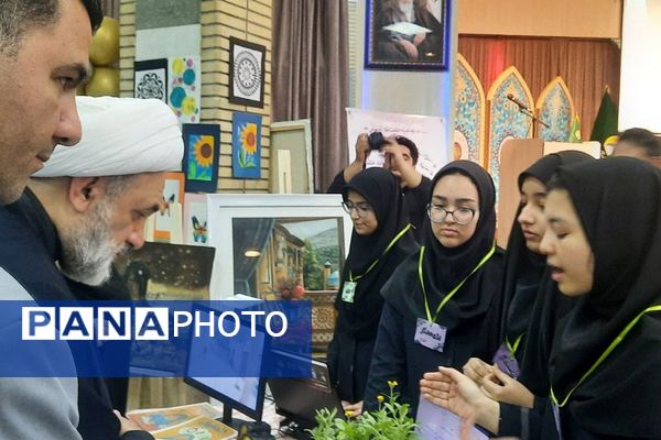 برگزاری نمایشگاه دستاوردهای دانش آموزان مدارس حکمت نبوی. ناحیه دو شهرری 