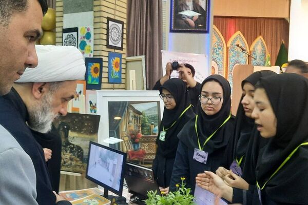 برگزاری نمایشگاه دستاوردهای دانش آموزان مدارس حکمت نبوی. ناحیه دو شهرری 