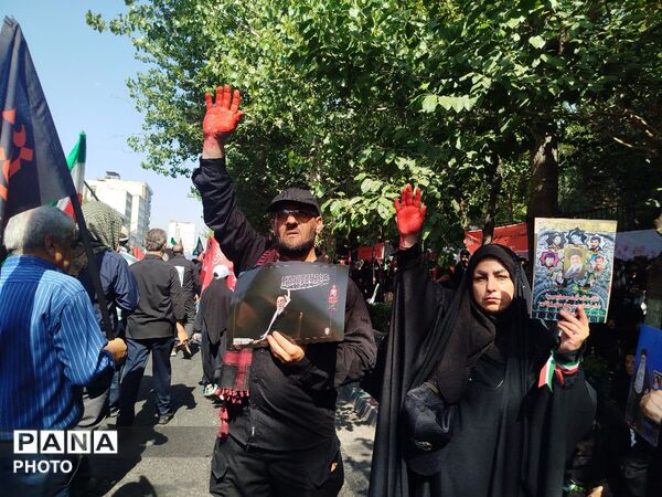 اتحاد و همبستگی مردم ایران در تشییع رهبر انقلاب 