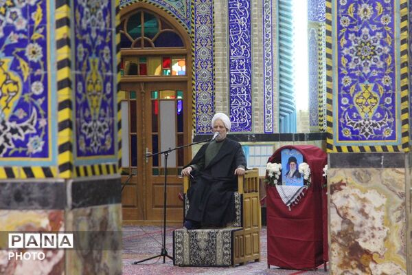هفتمین روز بزرگداشت امام امت در مسجد روضه محمدیه یزد
