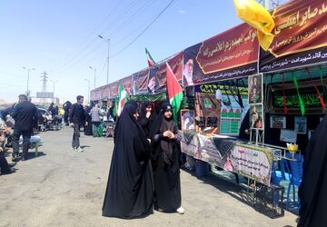 موکب های پذیرایی و خدمت‌رسانی به زائران مراسم تشییع رهبر شهید در عوارضی پردیس