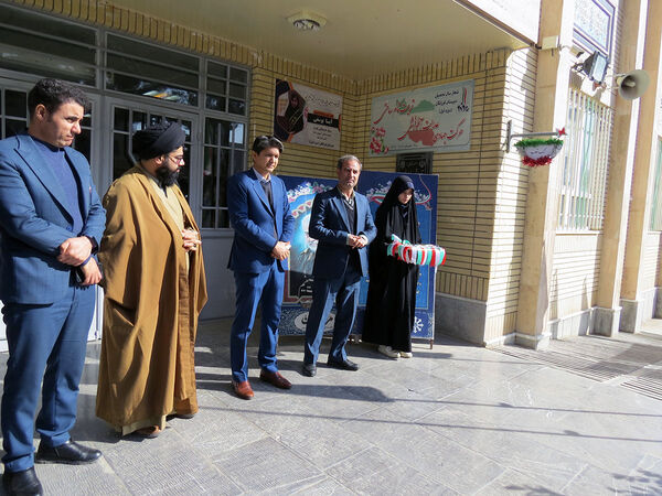 زدن زنگ انقلاب در مدرسه دخترانه فرزانگان شهرستان بجنورد 