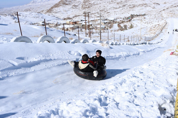 نشاط زمستانی در پیست «سخوید» یزد