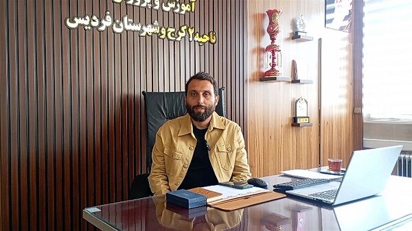 نخبگان هدایتگران جامعه به سوی ارزش‌های تعالی هستند