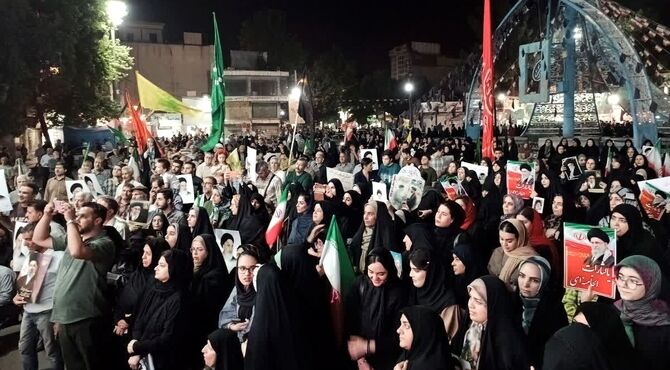 شور مردمی در دل میدان امام خمینی(ره)