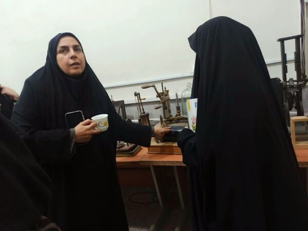 بازدید از پژوهش سرا و آزمایشگاه مرکزی رازی ناحیه ۲ در هفته مشاغل 