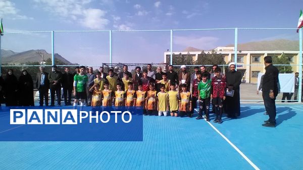  افتتاح اولین زمین ورزشی درون مدرسه‌ای تایل‌کورت استان مرکزی درمدرسه زینب کبری(س) شازند 