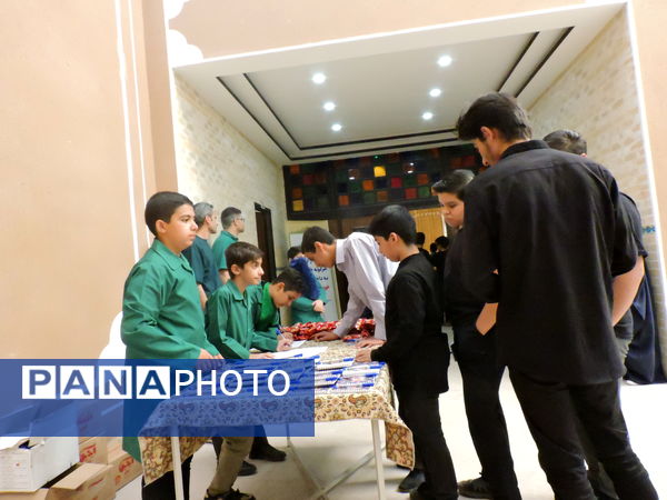 دیدار حجت‌الاسلام قمی با جمعی از دانش‌آموزان و نوجوانان استان یزد