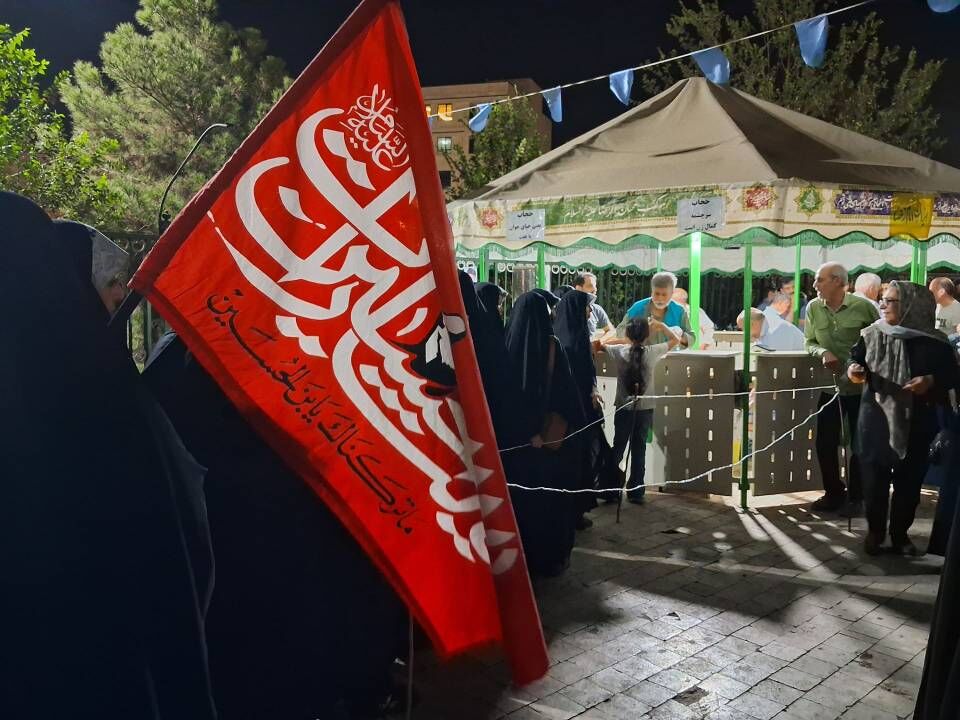 خادمان رضوی، میزبان مردم تهرانسر شدند