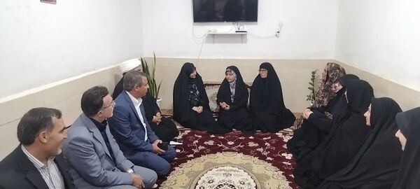 حضور معاون رئیس جمهوری در منازل جان باختگان معدن طبس در بخش انابد
