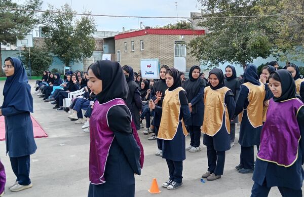 المپیاد‌ ورزشی درون مدرسه ای در دبیرستان فاطمیه