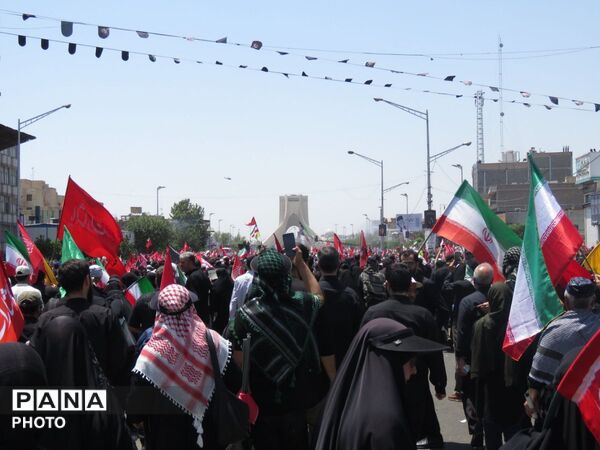 در آستانه ی وداع؛ روایت شکوه بدرقه ی آقای شهید ایران