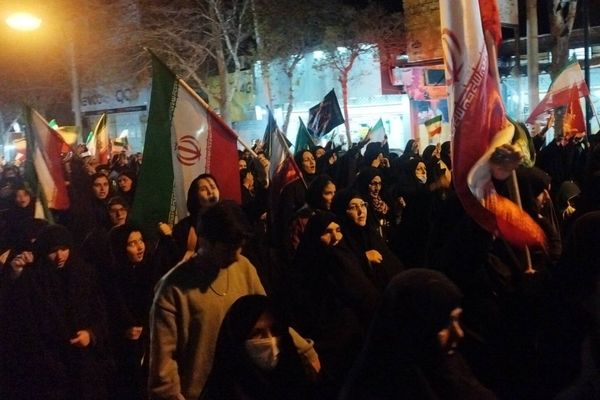 تجمع مردم حماسه‌ساز اقلید در حمایت از انقلاب و ایران