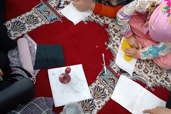 اولین روز از اعتکاف دختران در مسجد الزهرا شهر قیامدشت ری یک