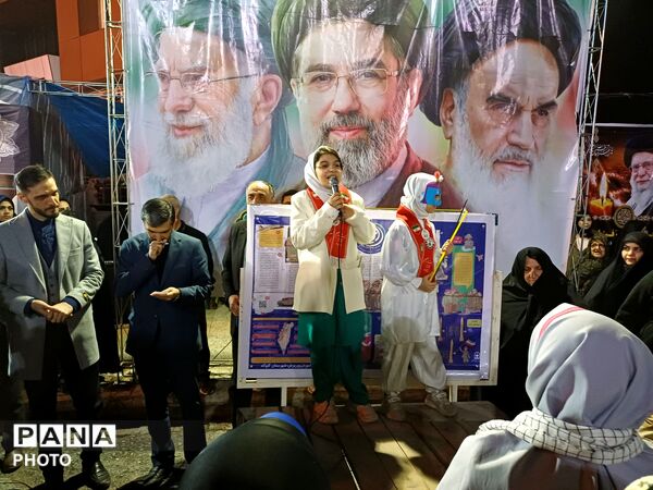 فرهنگیان و دانش‌آموزان گلوگاه یک‌صدا برای انقلاب