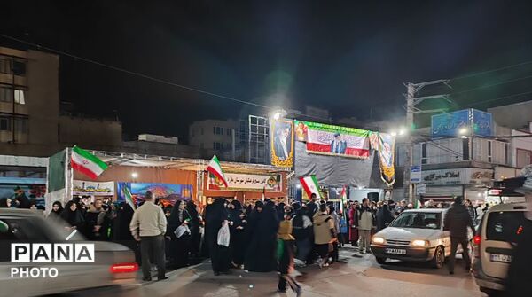  مردم میدان را پرقدرت حفظ کردند