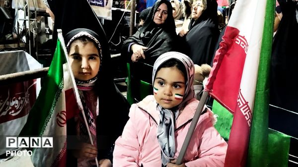  تکرار حماسه حضور و تجدید عهد با رهبر در بناب