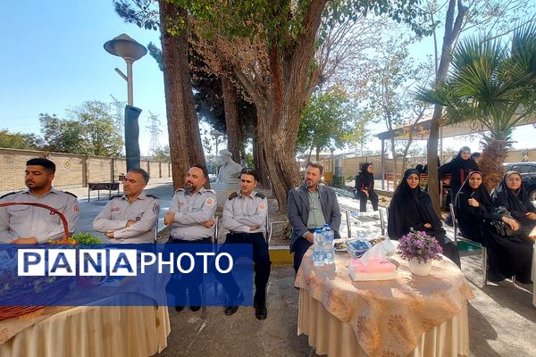 گرامیداشت مقام آتش‌نشان در دبیرستان نمونه دولتی شهیدی باقرشهر 