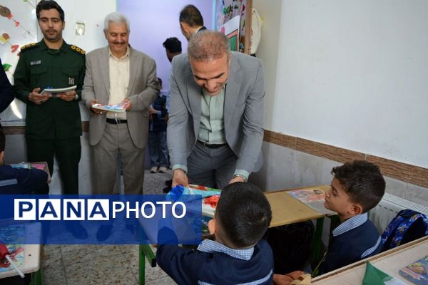 برگزاری جشن شکوفه‌های کلاس اولی دربهارستان‌دو