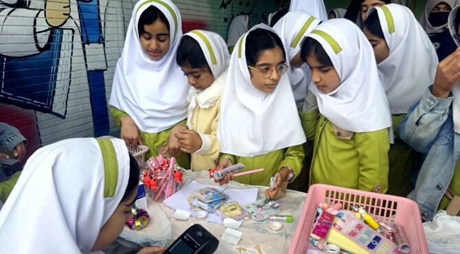 تمرین نوع دوستی دانش‌‌‌‌‌آموزان مینابی