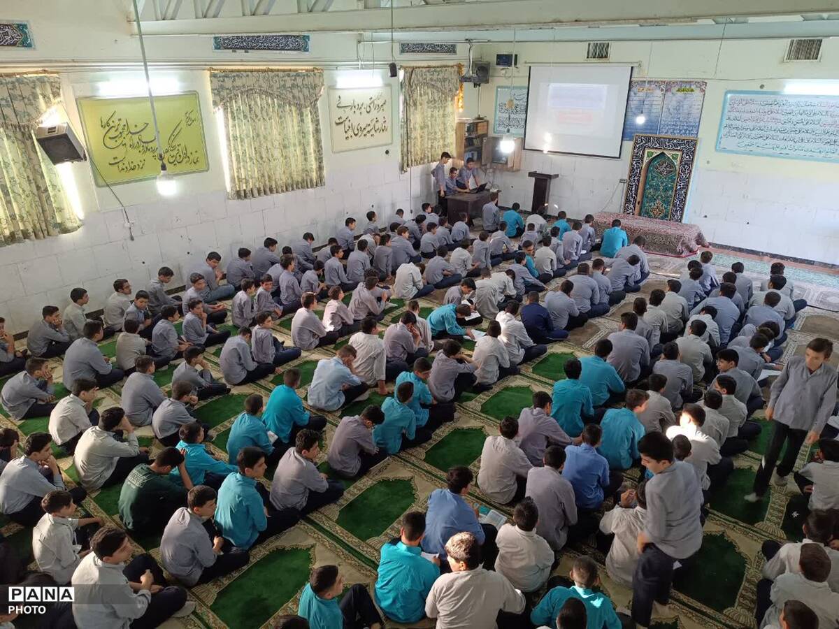 هم‌نوا با دعای توسل؛ حال‌وهوای معنوی در دبیرستان پروفسور حسابی ۲