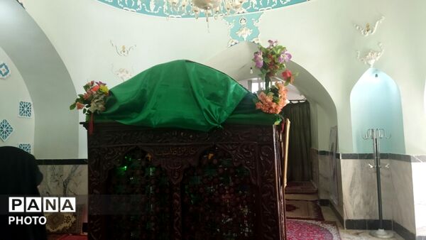 امامزاده عبدالله میزبان زائران خود در روز طبیعت شد 