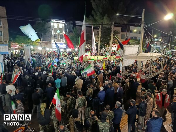 از پاسداران انقلاب در شب مقاومت و خونخواهی تجلیل شدند