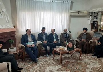 ابلاغ سلام و پیام رهبر انقلاب به خانواده شهدای آملی جنگ رمضان‌