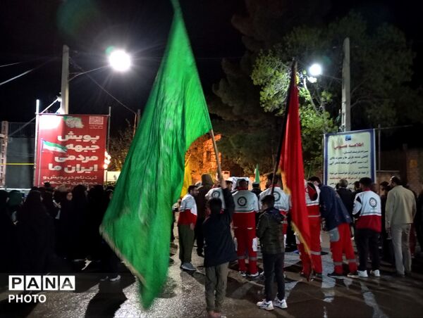 دانش‌آموزان شهرستان مانه در راهپیمایی‌های شبانه در جنگ رمضان 